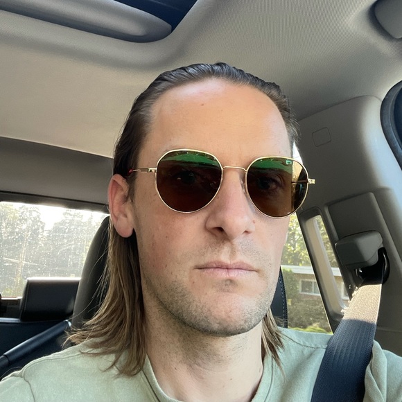 Meet your Posher, Taylor - Picture 1 of 1